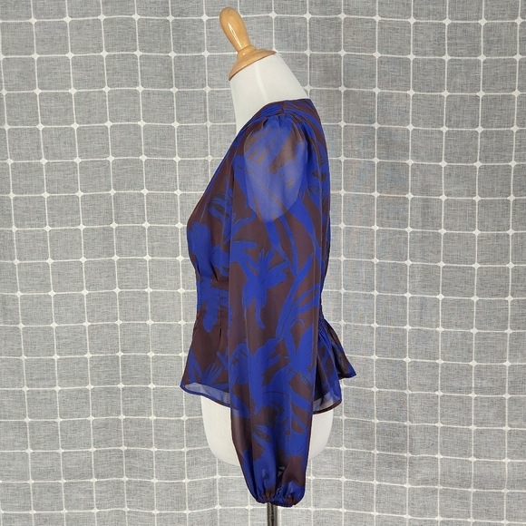 Evereve Seamed Floral Harper Top - Picture 5 of 9